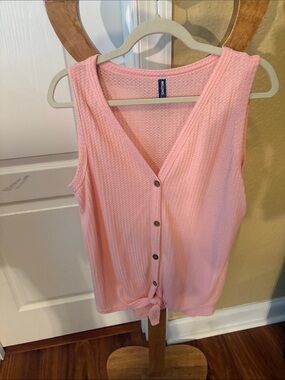 Waffle knit button down, knot tie bottom sleeveless tops XL
